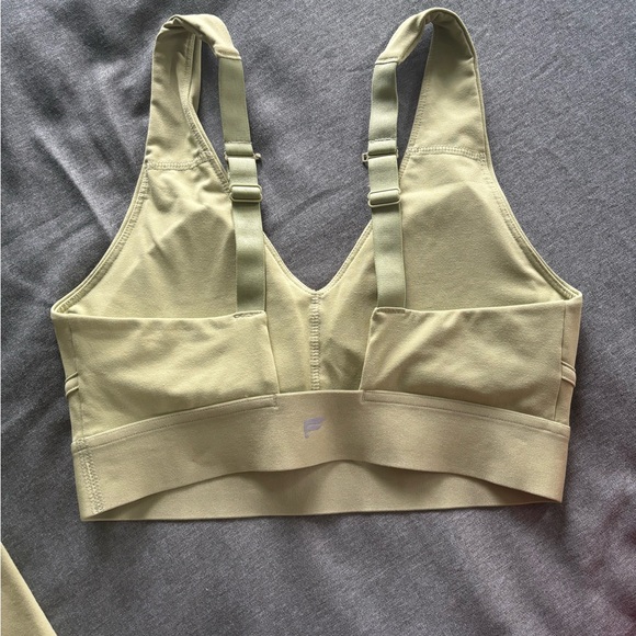 Fabletics powerhold collection. Sports bra and legging. Size small. - Picture 6 of 7